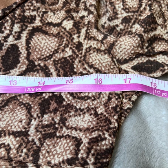 Liz Claiborne Snake Print Blouse Womens Medium Brown V Neck Business Chic - Picture 8 of 8